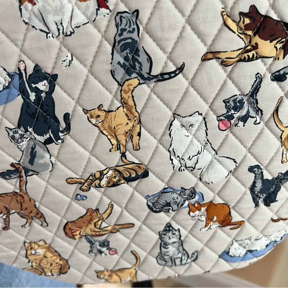 NWT Vera Bradley A Cat’s Life Slouchy Bucket Shoulder Bag. Cream cotton. - Picture 6 of 11